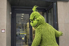 Даже Гринч не удержался